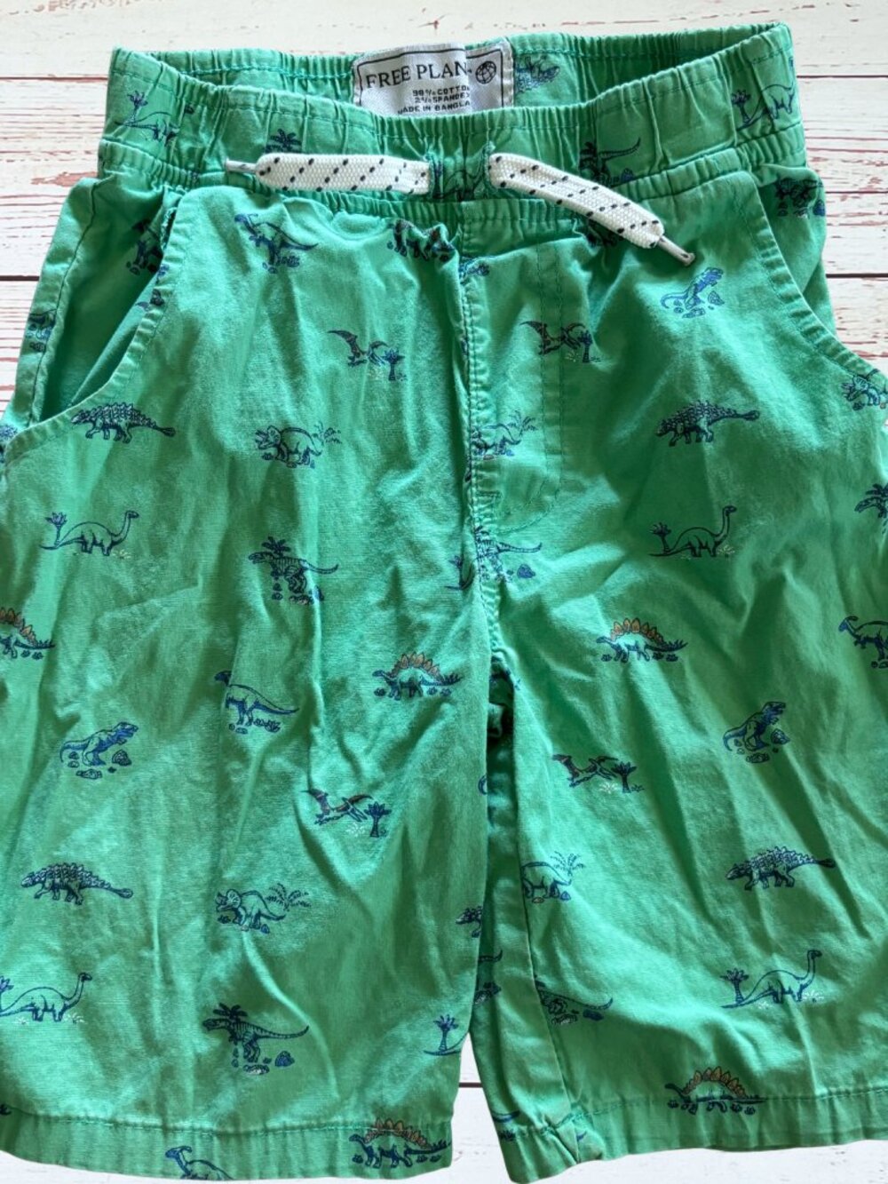 Free Planet Boys Size 5 Green Dinosaur Shorts